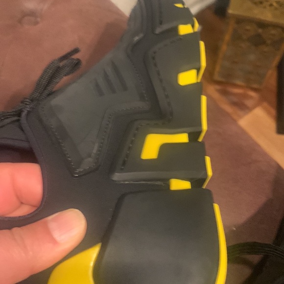 Prada 100% Authentic Item. Women shoe size 8 1/2. Men 5 1/2. From Parada store. - Picture 11 of 13